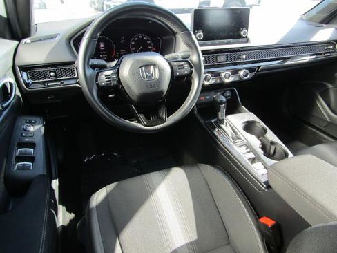 Used 2023 Honda Civic Sport image 2