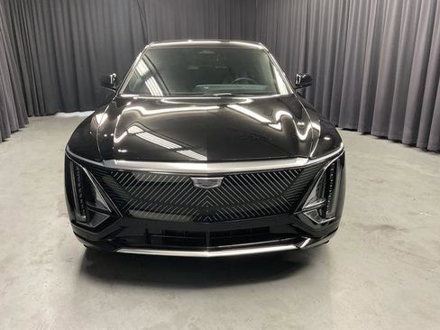 Used 2024 Cadillac Lyriq Luxury AWD/4WD image 8