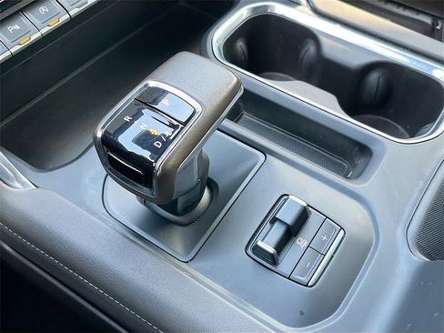 Used 2022 GMC Sierra 1500 Denali w/ Technology Package image 17