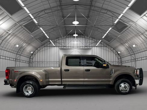 Used 2022 Ford F350 XLT w/ XLT Value Package AWD/4WD image 7