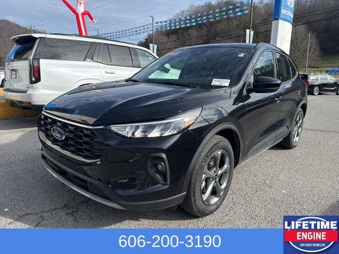 Used 2025 Ford Escape ST-Line Elite image 2
