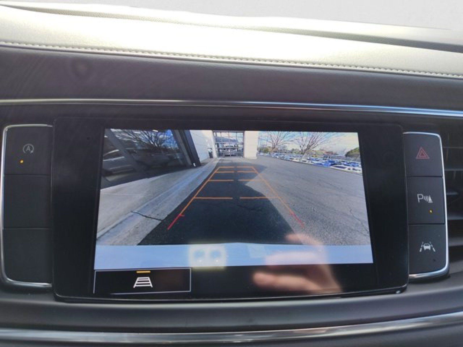 Used 2023 Buick Enclave Essence FWD image 17