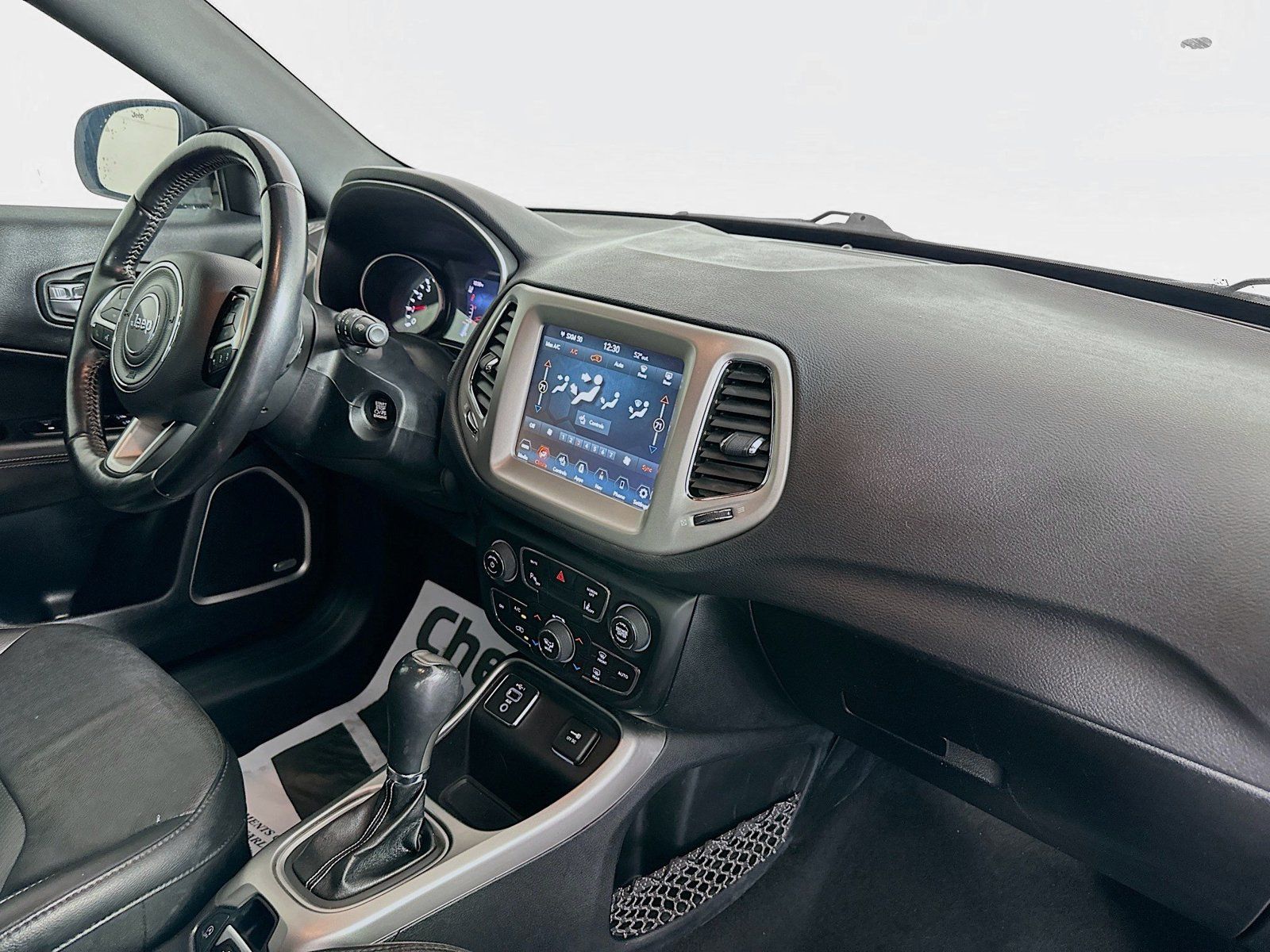 Used 2021 Jeep Compass Latitude w/ Sun and Sound Group FWD image 31