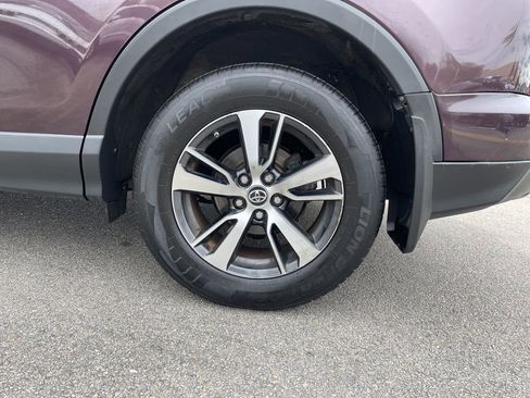 Used 2018 Toyota RAV4 XLE AWD/4WD image 10