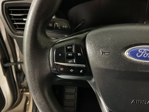 Used 2020 Ford Escape SE image 24