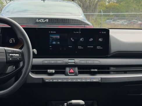 Used 2025 Kia K4 LXS image 18