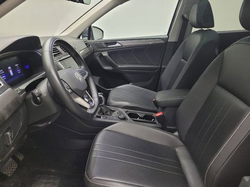 Used 2022 Volkswagen Tiguan SE AWD/4WD image 17