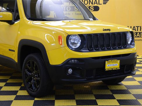 Used 2018 Jeep Renegade Altitude image 3