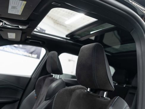 Used 2025 BMW X1 xDrive28i w/ M Sport Line w/ M Sport Package image 8