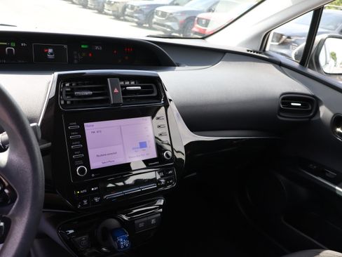 Used 2021 Toyota Prius L Eco FWD image 39