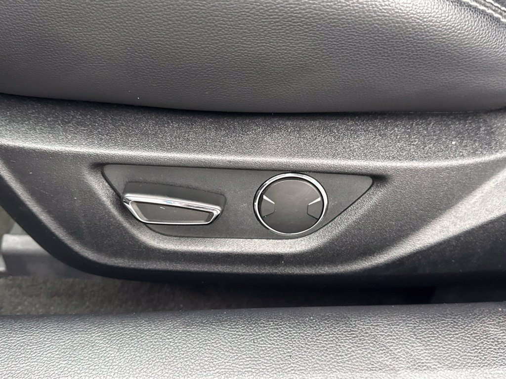 Used 2018 Ford Mustang GT Premium w/ Black Accent Package RWD image 22