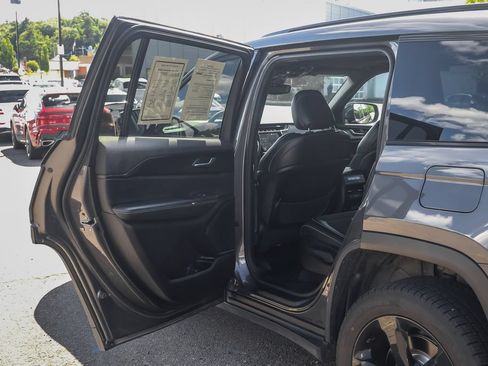 Used 2023 Jeep Grand Cherokee L Laredo AWD/4WD image 24