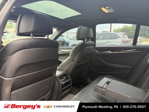 Used 2017 BMW 530i xDrive AWD/4WD image 10