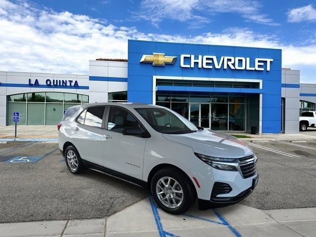 Used 2024 Chevrolet Equinox LS w/ LS Convenience Package FWD image 2
