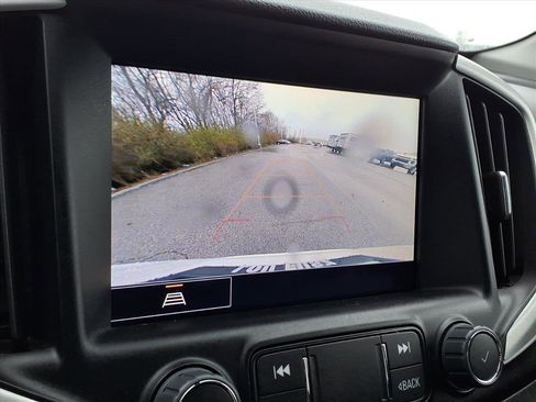 Used 2024 GMC Terrain SLT image 13