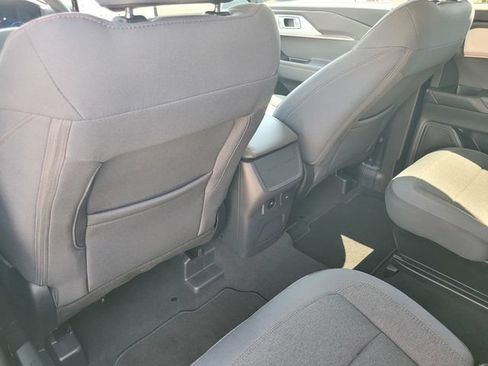 Used 2026 Ford Explorer Active AWD/4WD image 12