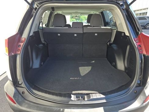 Used 2014 Toyota RAV4 XLE AWD/4WD image 9