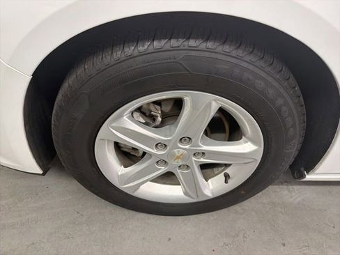 Used 2024 Chevrolet Malibu LT FWD image 25
