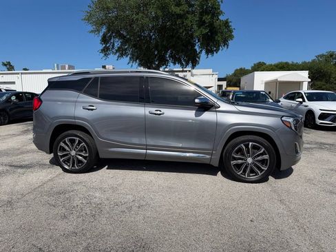 Used 2019 GMC Terrain Denali w/ Comfort Package FWD image 9