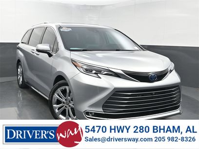 Used 2022 Toyota Sienna Platinum
