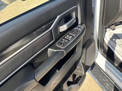 Used 2024 RAM 3500 Big Horn image 12