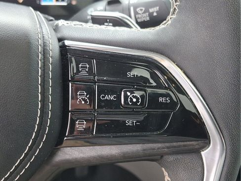 Used 2023 Jeep Grand Cherokee Overland w/ Luxury Tech Group IV AWD/4WD image 42