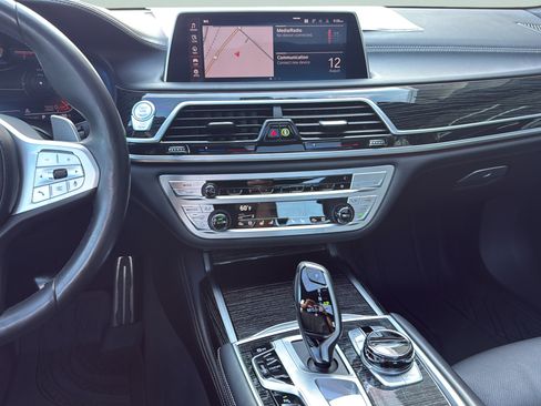 Used 2022 BMW 740i xDrive w/ M Sport Package AWD/4WD image 32