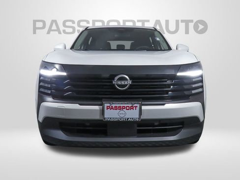 Certified 2025 Nissan Kicks SV w/ Charging Package image 3