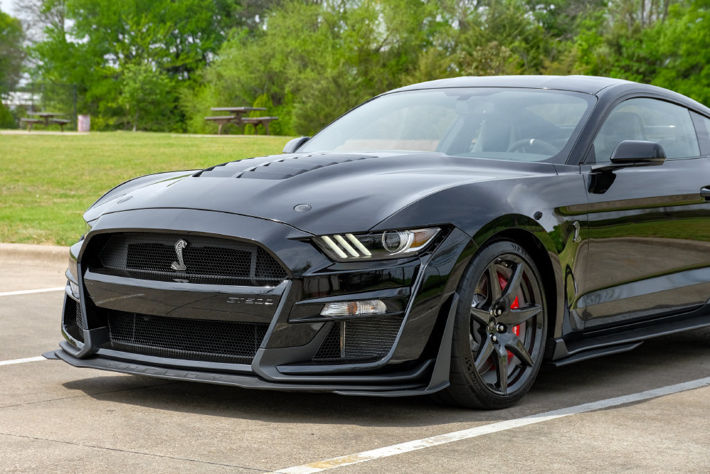 Used 2020 Ford Mustang Shelby GT500 w/ Carbon Fiber Track Pack RWD image 8