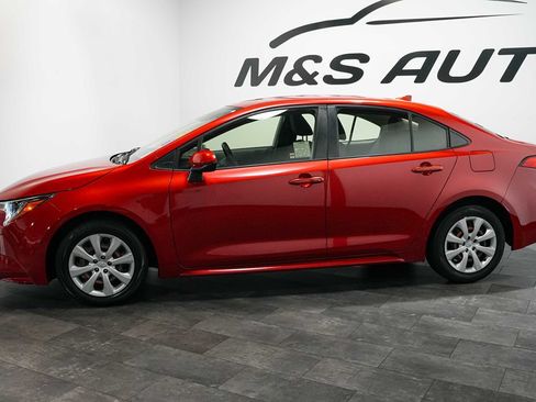 Used 2021 Toyota Corolla LE FWD image 3