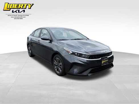 Used 2023 Kia Forte LXS FWD image 1