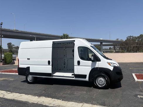 Used 2025 RAM ProMaster 3500 w/ Convenience Group image 33