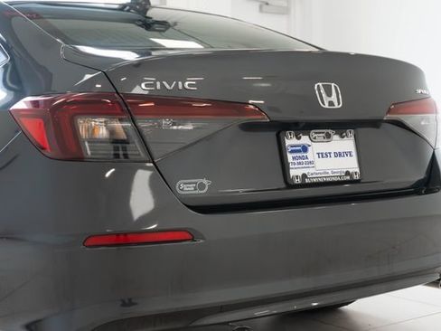 Used 2025 Honda Civic Sport image 17