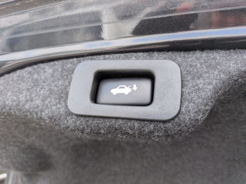 Used 2016 Lexus ES 350 w/ Luxury Package w/Wood Trim FWD image 40