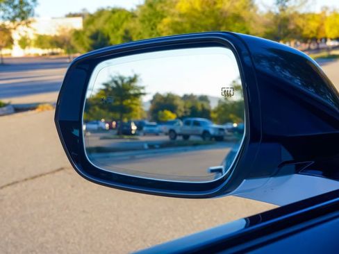 New 2026 Cadillac Lyriq Sport image 17