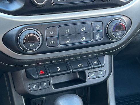 Used 2022 GMC Canyon Elevation w/ Elevation Premium Package image 26