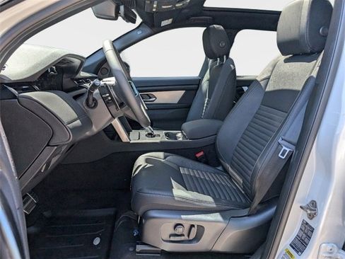 Used 2024 Land Rover Discovery Sport Dynamic SE image 5