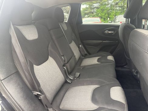Used 2014 Jeep Cherokee Latitude AWD/4WD image 13