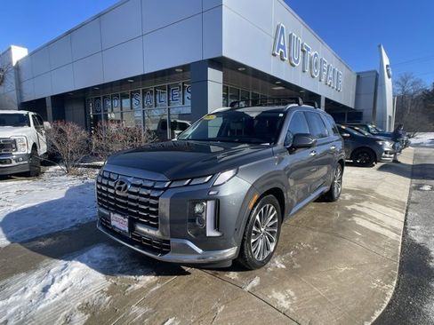 Used 2023 Hyundai Palisade Calligraphy image 4