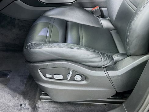 Used 2019 Porsche Cayenne S image 20