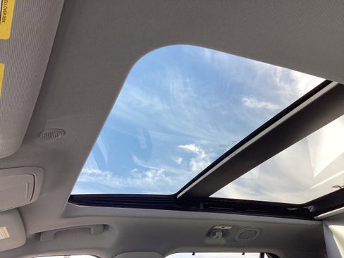 Used 2021 Ford Explorer Limited w/ Equipment Group 301A image 19