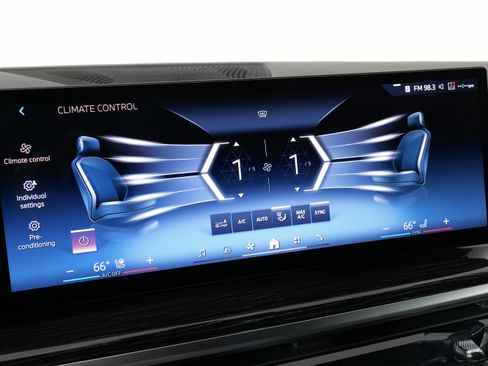 Used 2025 BMW X5 xDrive50e w/ M Sport Package image 47