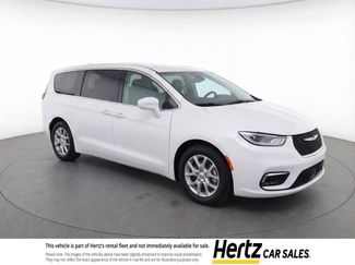 Used 2024 Chrysler Pacifica Touring-L video 1