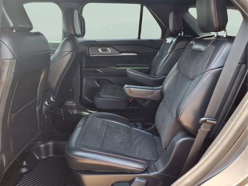 Used 2025 Ford Explorer ST RWD image 13