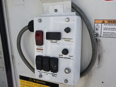 Used 2012 Ford F550 2WD Regular Cab Super Duty w/ PWR Equipment Group image 16