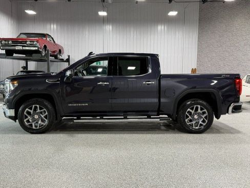 Certified 2025 GMC Sierra 1500 SLT w/ SLT Premium Plus Package AWD/4WD image 2