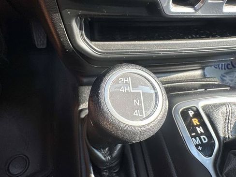 Used 2018 Jeep Wrangler Unlimited Sport S AWD/4WD image 19