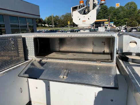 Used 2013 Ford F450 XL w/ Snow Plow Prep Pkg image 35