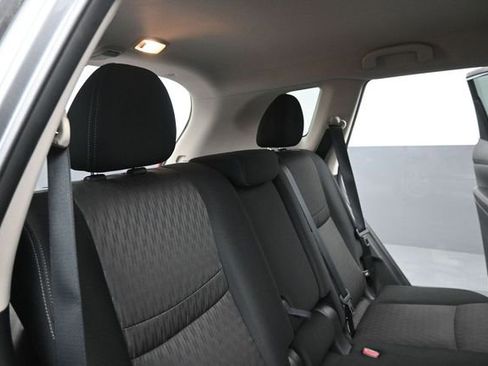 Used 2020 Nissan Rogue SV FWD image 23