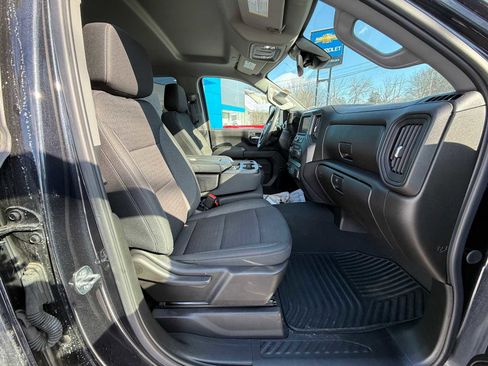 Used 2024 Chevrolet Silverado 2500 Custom w/ Custom Value Package image 30